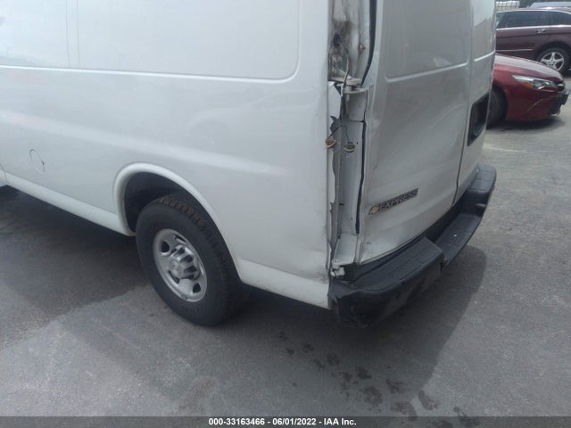 2018 Chevrolet Express, VIN: 1GCWGAFG0J1250530