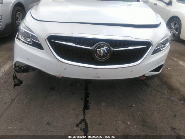 2018 Buick LaCrosse, VIN: 1G4ZR5SS2JU136905