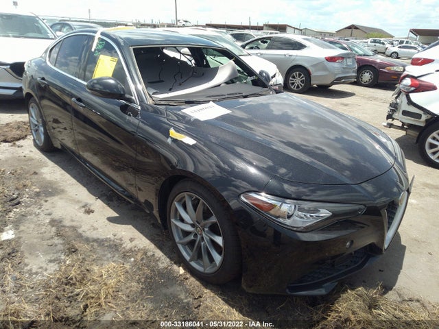 2017 Alfa Romeo Giulia, VIN: ZARFAEBN2H7550130