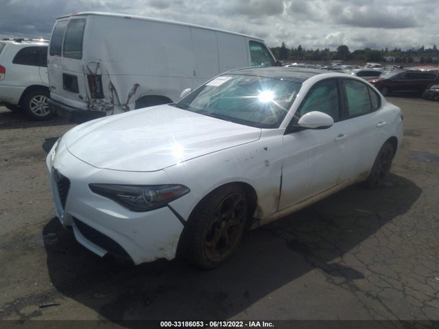 2018 Alfa Romeo Giulia, VIN: ZARFAEEN2J7592718