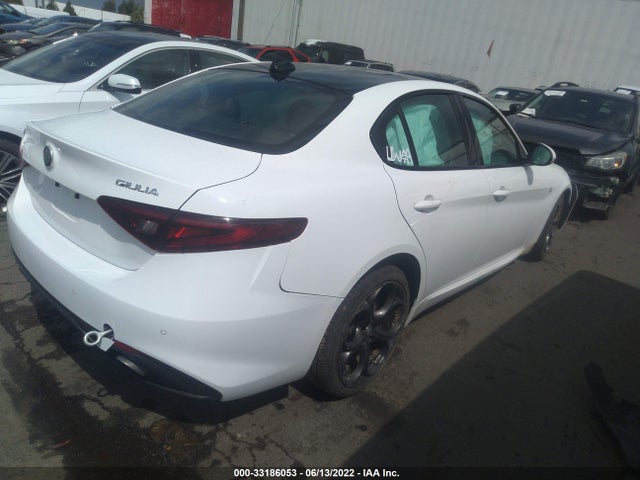 2018 Alfa Romeo Giulia, VIN: ZARFAEEN2J7592718
