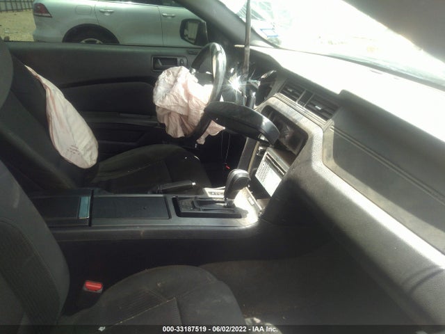 33187519 :رقم المزاد ، 1ZVBP8AM5E5332723 vin ، 2014 Ford Mustang V6 مزاد بيع