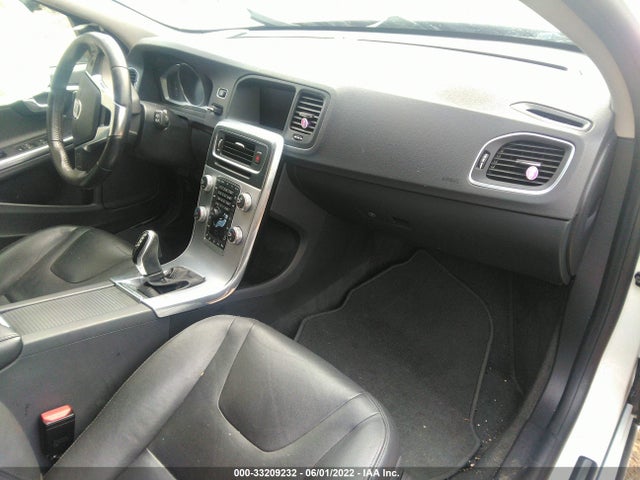 2018 Volvo V60, VIN: YV440MWK2J2057479