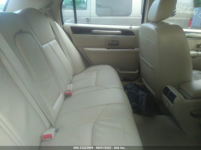 2007 LINCOLN TOWN CAR VIN: 1LNHM82W87Y639869