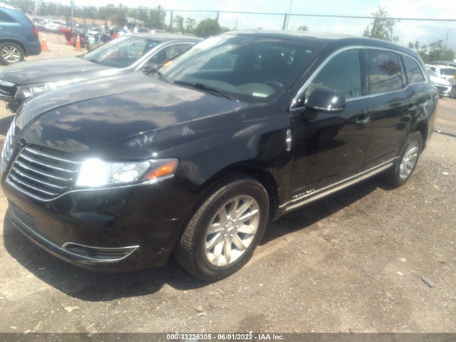 2018 Lincoln MKT, VIN: 2LMHJ5NK3JBL02468