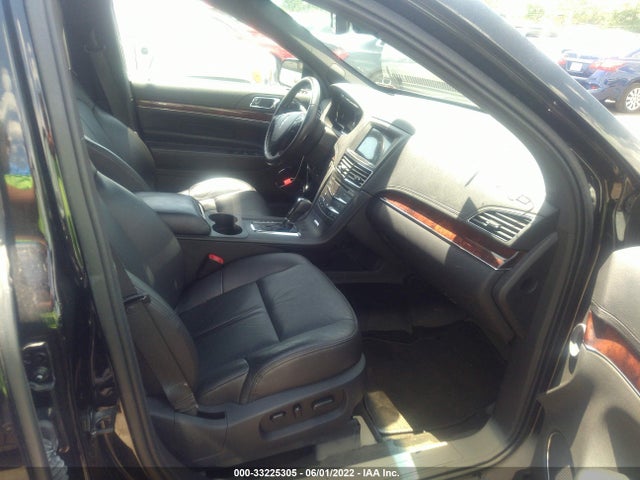 2018 Lincoln MKT, VIN: 2LMHJ5NK3JBL02468