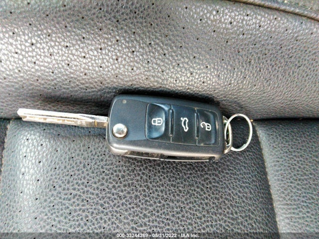2016 Volkswagen Eos, VIN: WVWBW8AHXGV000126