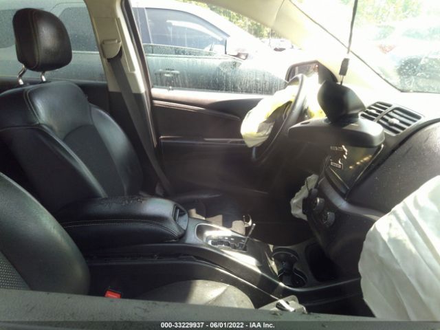 3C4PDCGG8KT763588 Dodge Journey Crossroad