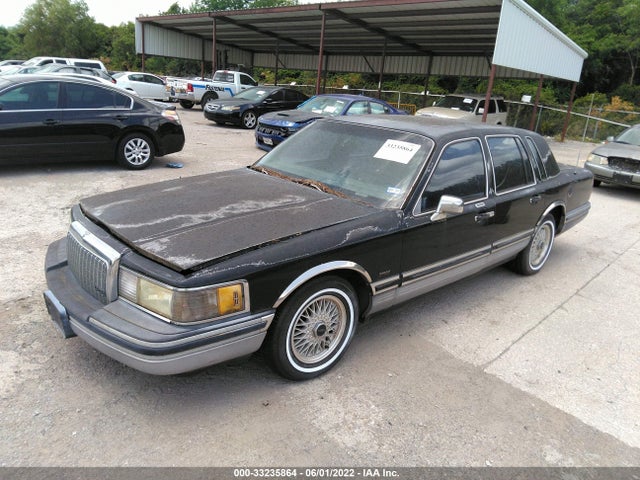 Lincoln Town Car 1993 1LNLM82W3PY692859 Image 2
