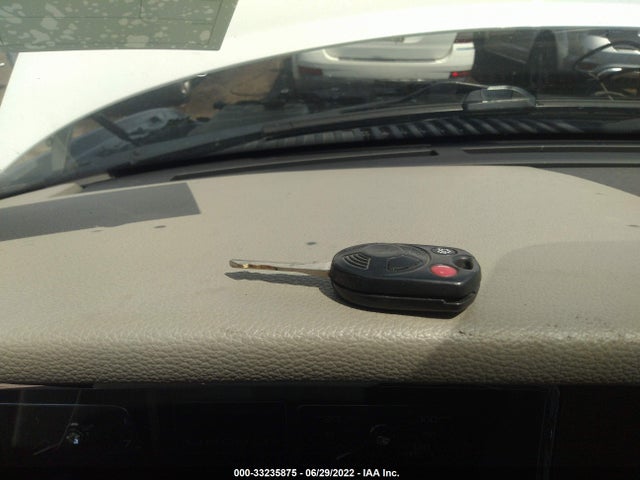 2011 LINCOLN NAVIGATOR L VIN: 5LMJJ3J59BEJ04823