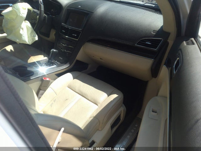 2014 Lincoln MKT, VIN: 2LMHJ5ATXEBL57214