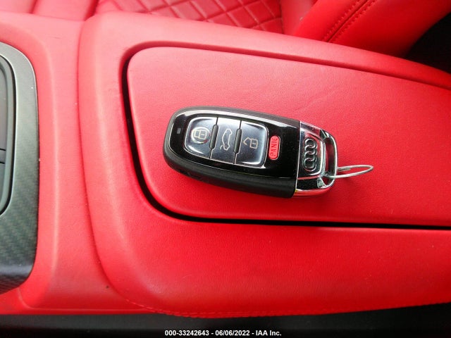 2017 Audi R8, VIN: WUAKBAFX2H7903740