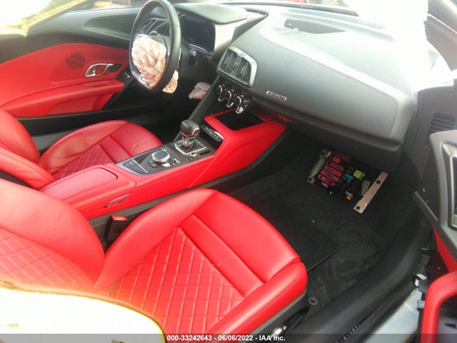 2017 Audi R8, VIN: WUAKBAFX2H7903740
