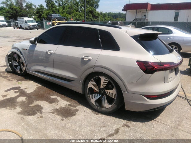 2022 Audi e-tron, VIN: WA1LAAGE8NB012579