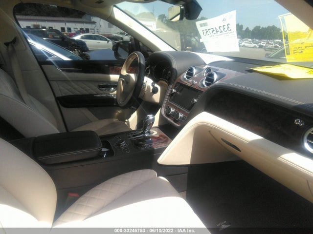 2017 Bentley Bentayga, VIN: SJAAC2ZV9HC014867