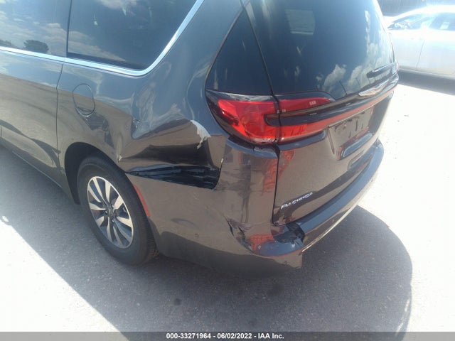 2022 Chrysler Pacifica Hybrid, VIN: 2C4RC1L74NR122743