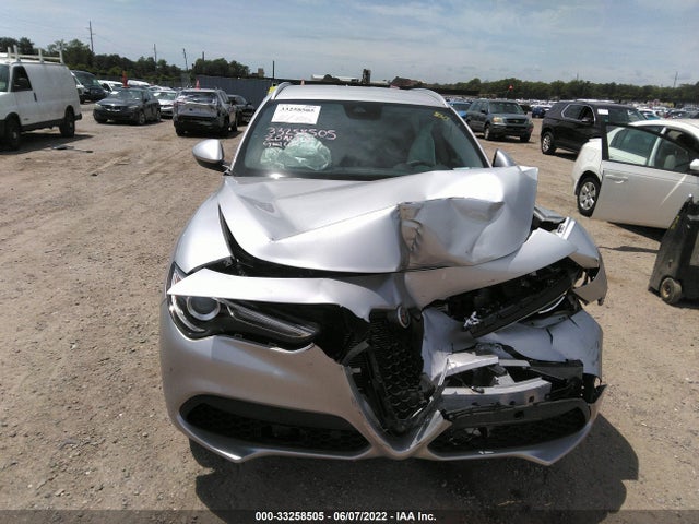 2020 Alfa Romeo Stelvio, VIN: ZASPAKBN4L7C84977