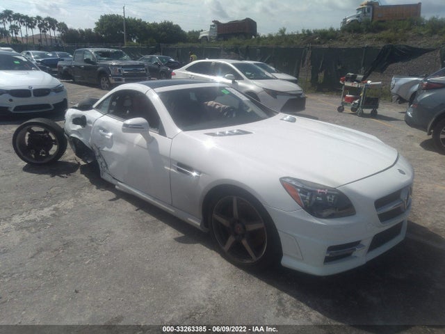 2015 Mercedes-Benz SLK-Class, VIN: WDDPK4HA0FF105565