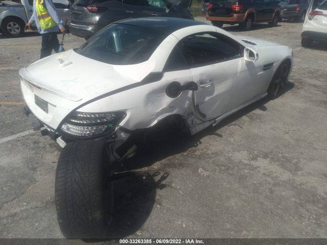 2015 Mercedes-Benz SLK-Class, VIN: WDDPK4HA0FF105565