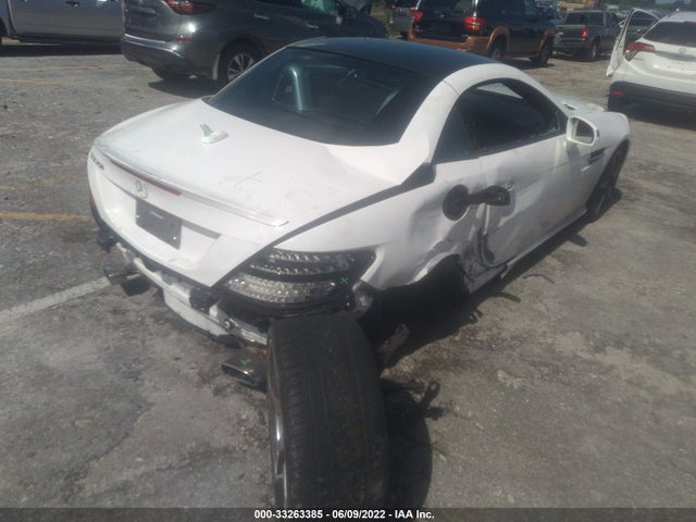 2015 Mercedes-Benz SLK-Class, VIN: WDDPK4HA0FF105565