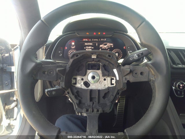 2020 Audi R8, VIN: WUAEEAFX4L7900304
