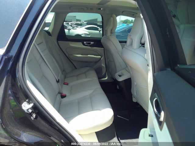 2018 Volvo XC60, VIN: LYV102RK5JB101589