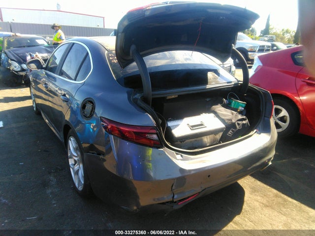 2019 Alfa Romeo Giulia, VIN: ZARFAMBN3K7599967