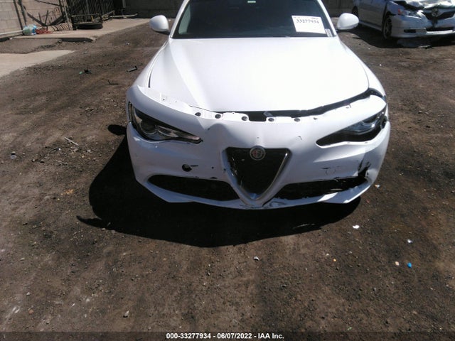 2018 Alfa Romeo Giulia, VIN: ZARFAECNXJ7590086