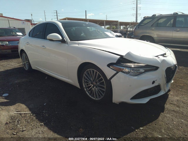 2018 Alfa Romeo Giulia, VIN: ZARFAECNXJ7590086