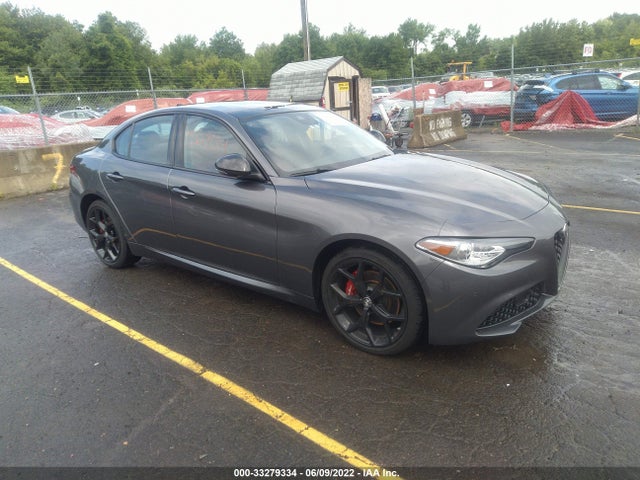 2021 Alfa Romeo Giulia, VIN: ZARFANBN3M7639957