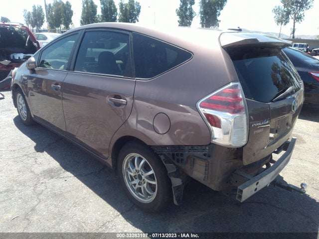 Toyota Prius V Two/five/three/four 2015 JTDZN3EU8FJ021350 Image 3