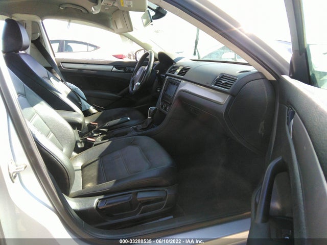 1VWAT7A37FC090510 Volkswagen Passat 1.8t Wolfsburg Ed