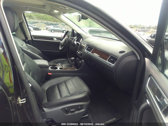 2015 Volkswagen Touareg, VIN: WVGEF9BP3FD005595
