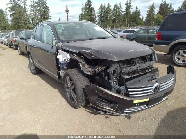 2015 Volkswagen Touareg, VIN: WVGEF9BP8FD002594