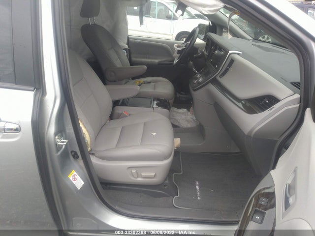 2019 Toyota Sienna, VIN: 5TDYZ3DC5KS010196