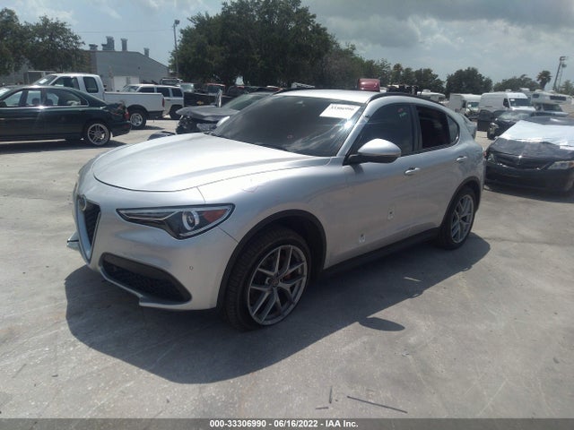 2018 Alfa Romeo Stelvio, VIN: ZASFAKNN7J7B81816