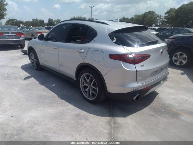 2018 Alfa Romeo Stelvio, VIN: ZASFAKNN7J7B81816