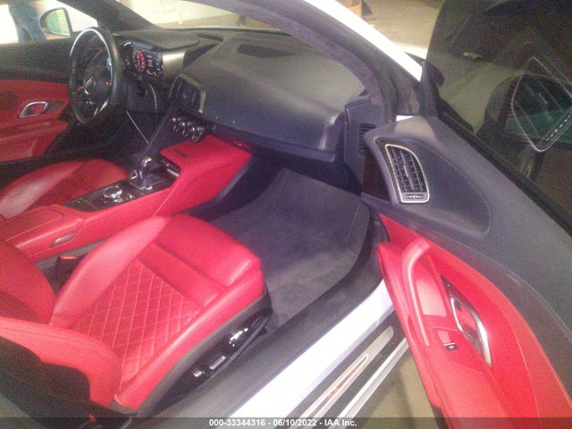 2017 Audi R8, VIN: WUAEAAFX7H7903183