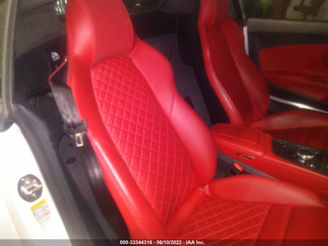 2017 Audi R8, VIN: WUAEAAFX7H7903183