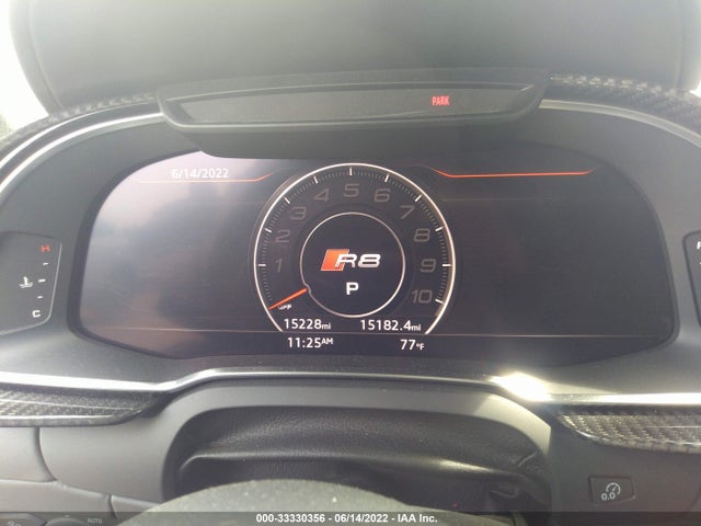 2018 Audi R8, VIN: WUAKBAFX6J7902158
