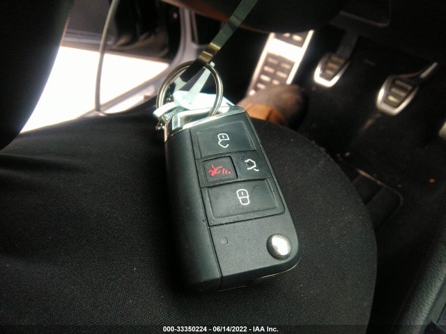 2016 Volkswagen Golf R, VIN: WVWUF7AU2GW207331