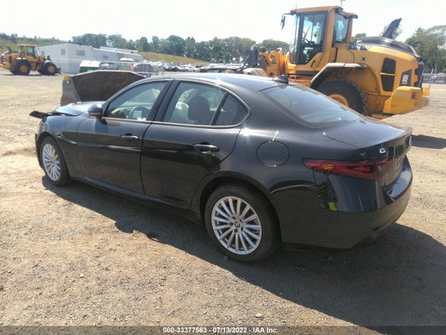 2022 Alfa Romeo Giulia, VIN: ZARFANAN0N7656377