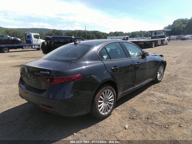 2022 Alfa Romeo Giulia, VIN: ZARFANAN0N7656377