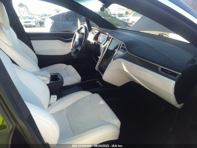 2017 Tesla Model X, VIN: 5YJXCDE23HF059659