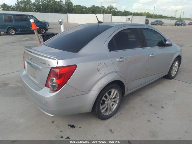 Chevrolet SONIC LT 2014 1G1JC5SH3E4117737 Image 9
