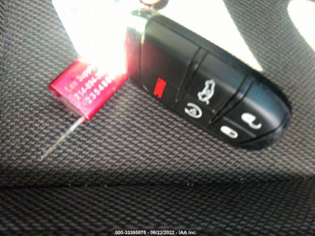 2C3CDXBG2KH721038 Dodge Charger Sxt