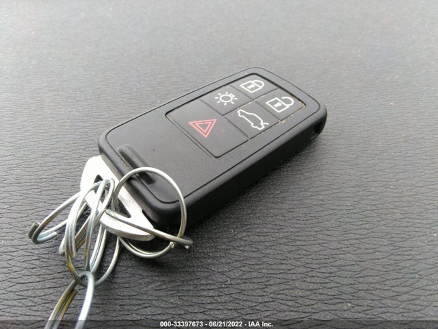 2015 Volvo V60, VIN: YV140MEK9F1217756