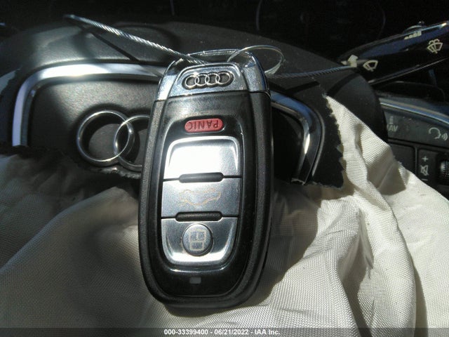 2015 Audi A8, VIN: WAU3GAFDXFN009807