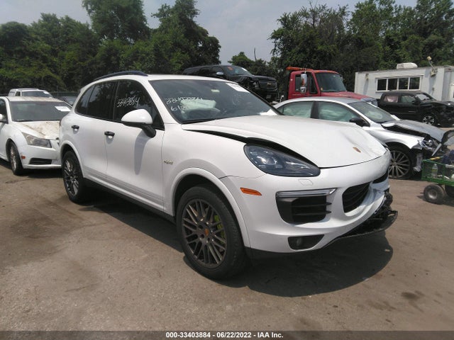 2017 Porsche Cayenne, VIN: WP1AE2A29HLA73426