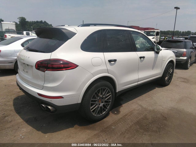 2017 Porsche Cayenne, VIN: WP1AE2A29HLA73426